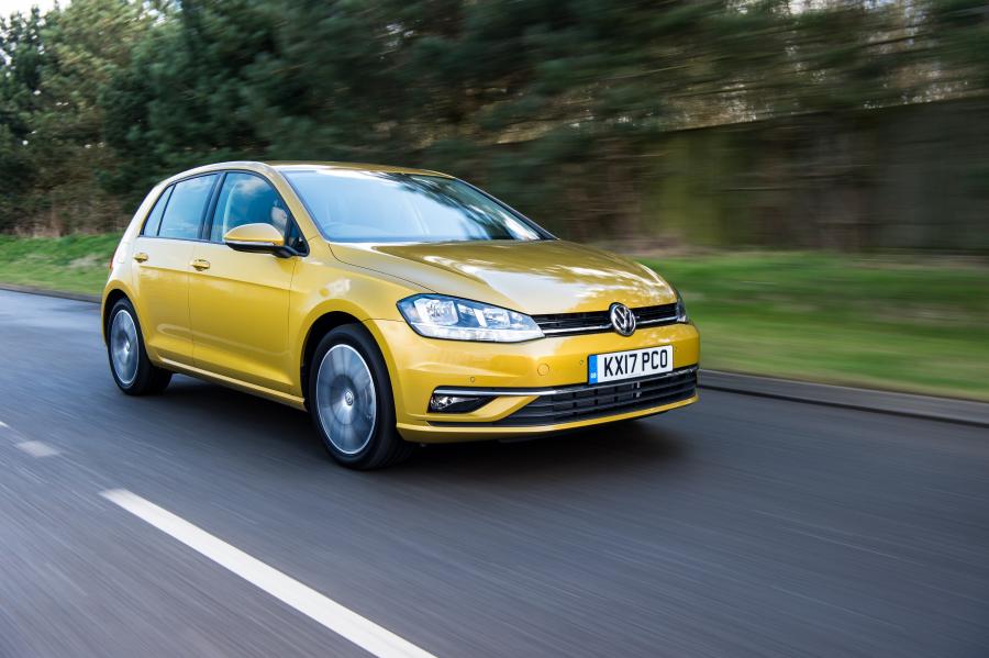  Volkswagen Golf TDI 5-Door 2017 года  (UK) (фото 25 из 30)